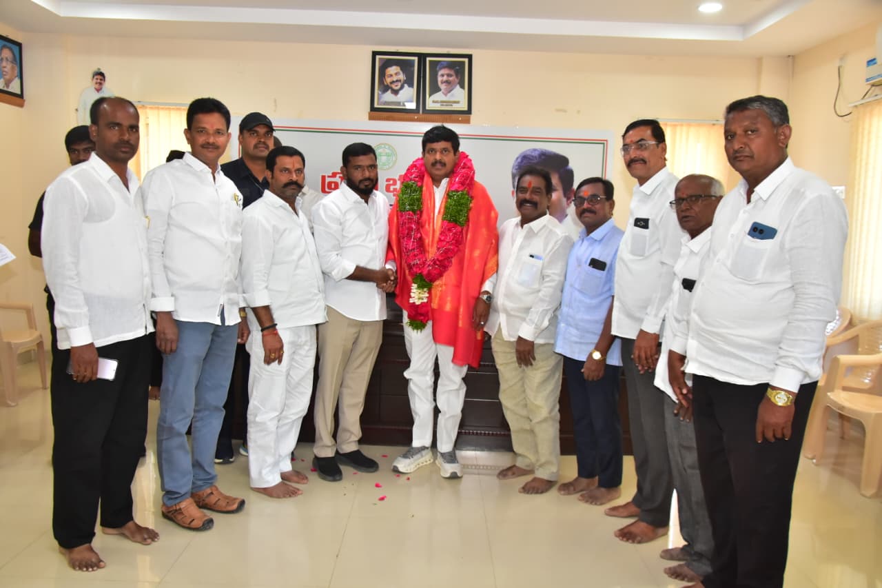 మనోహర్‌ రెడ్డి కృషితో మెజార్టీ స్థానాలు