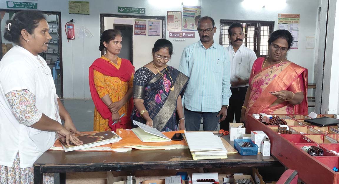 వైద్య సేవల్లో నిర్లక్ష్యం తగదు..!