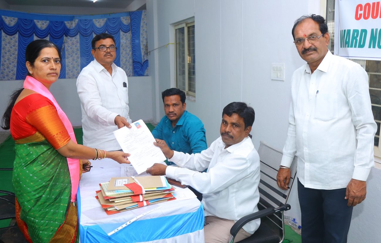 పుర పోరుకు సిద్దమైన గడ్డలి పరిమళ రవీందర్