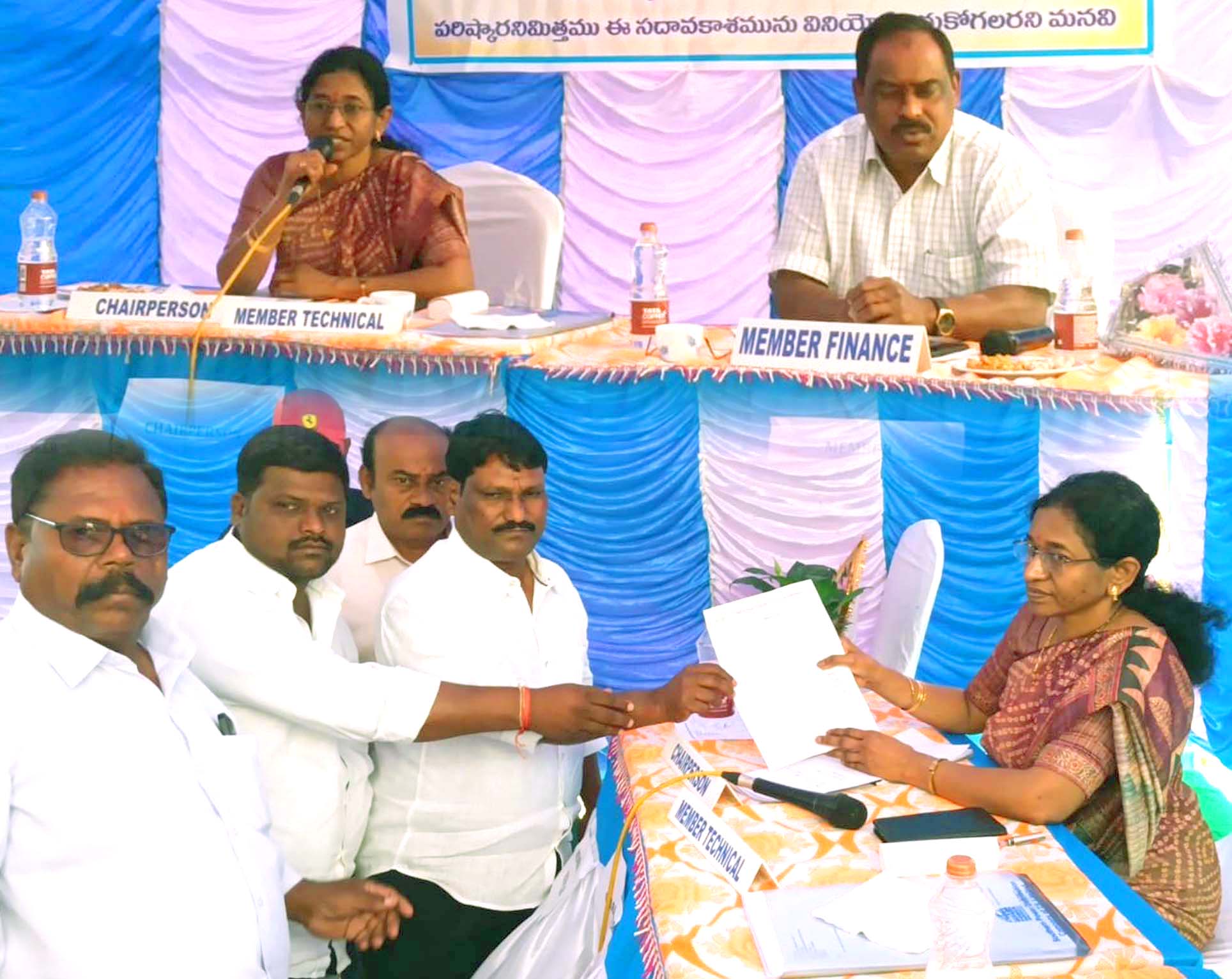 విద్యుత్ వినియోగదారుల సమస్యలు పరిష్కరిస్తాం