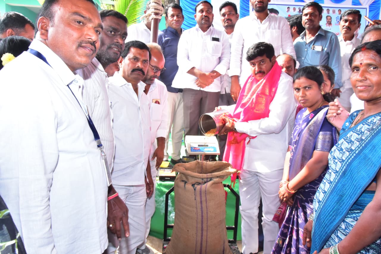 రైతుల అభివృద్ధికి సర్కారు ప్రాధాన్యం
