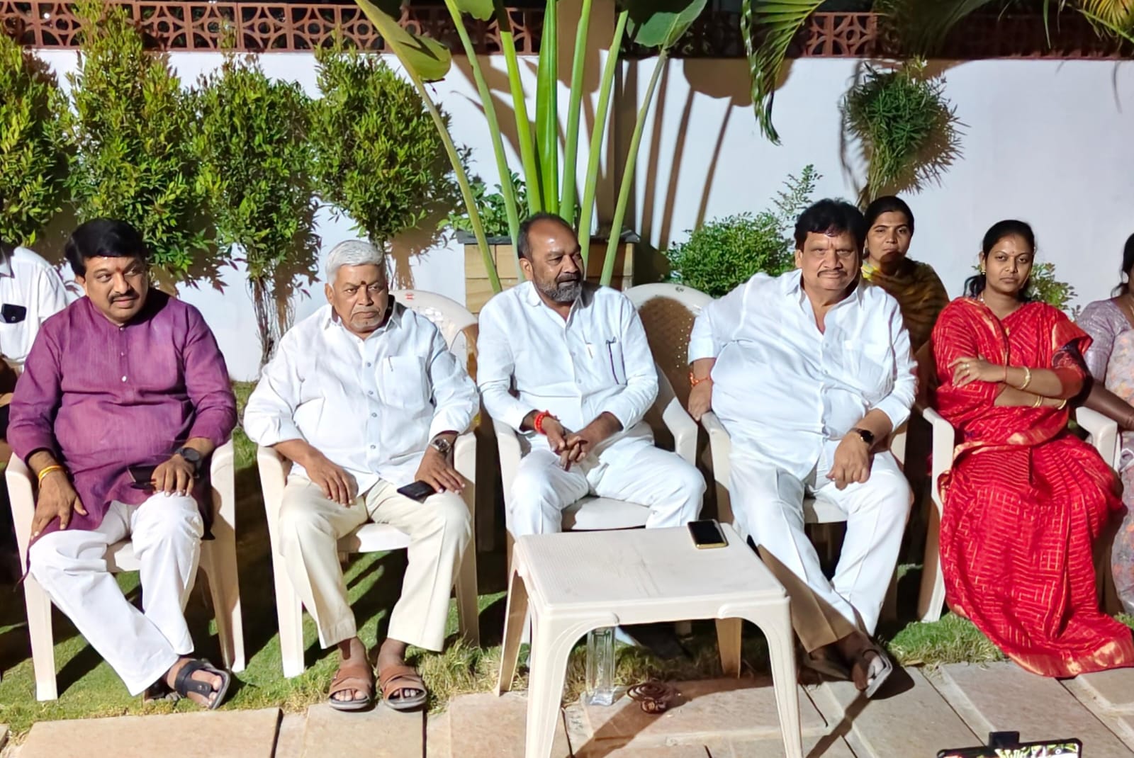 కాంగ్రెస్‌ జోలికి వస్తే ఖబడ్దార్‌..!