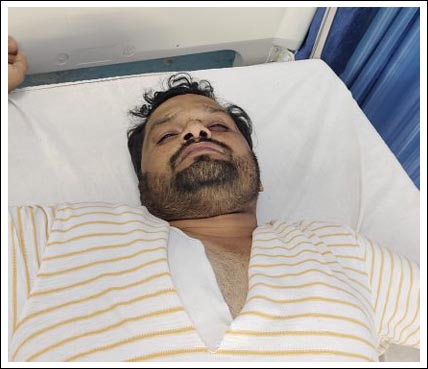 కౌన్సిలర్‌పై కత్తులతో ఎటాక్..!