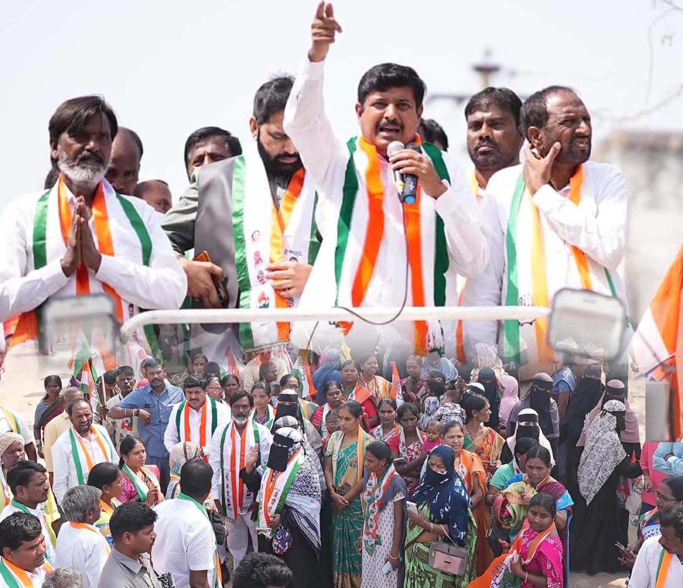 కాంగ్రెస్ పార్టీకే పట్టం కట్టండి..!