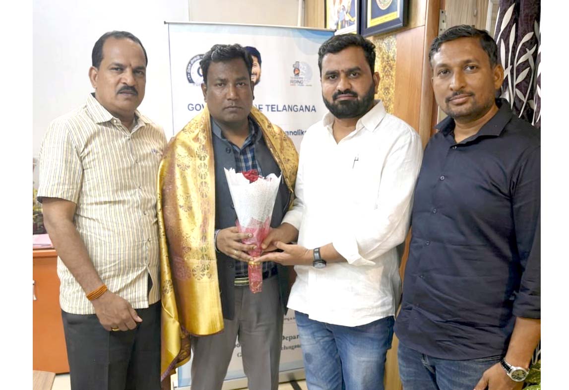 ఉపాధ్యాయుల సమస్యలు పరిష్కరించండి