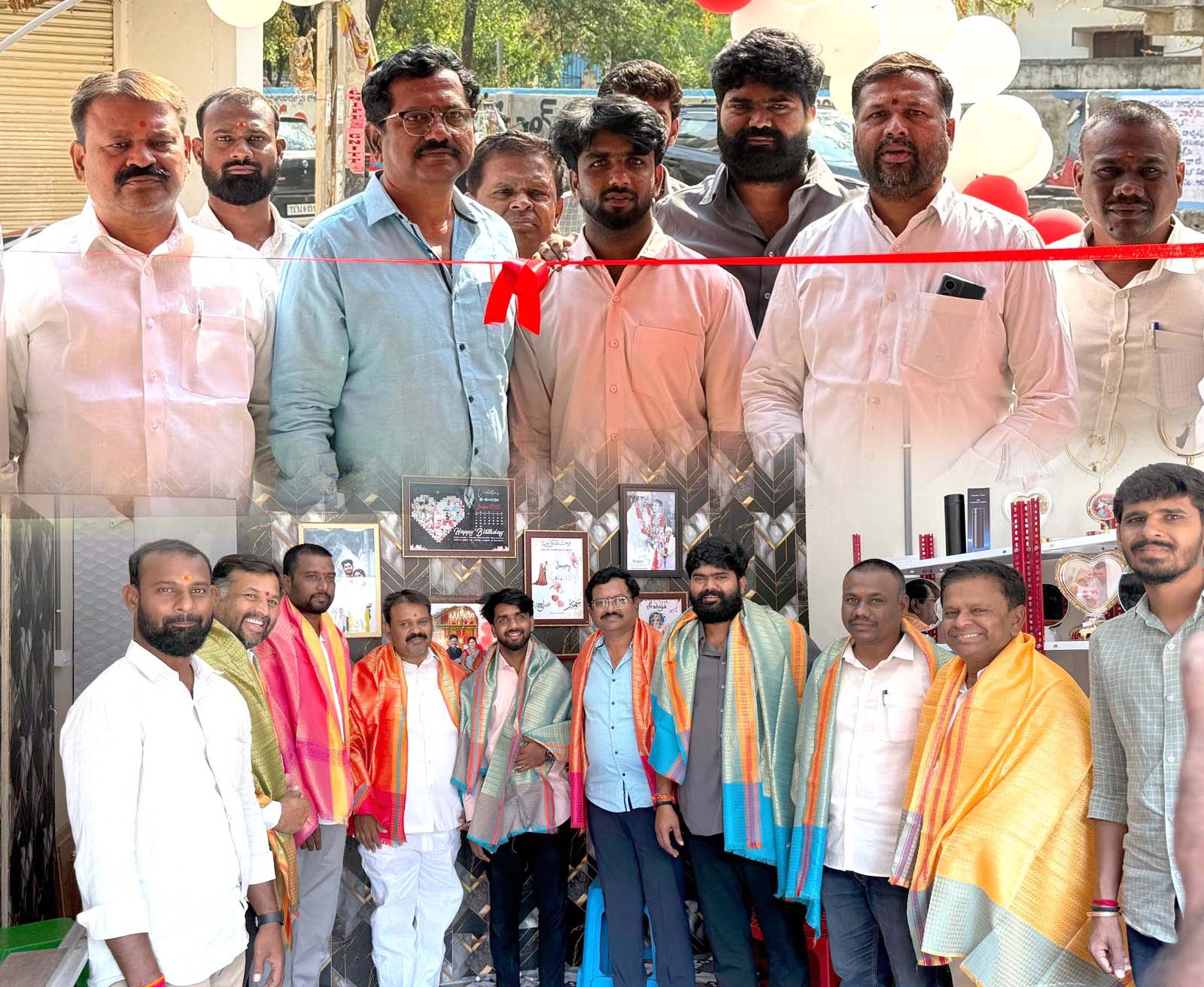 యువత వ్యాపార రంగంలో ఎదగాలి