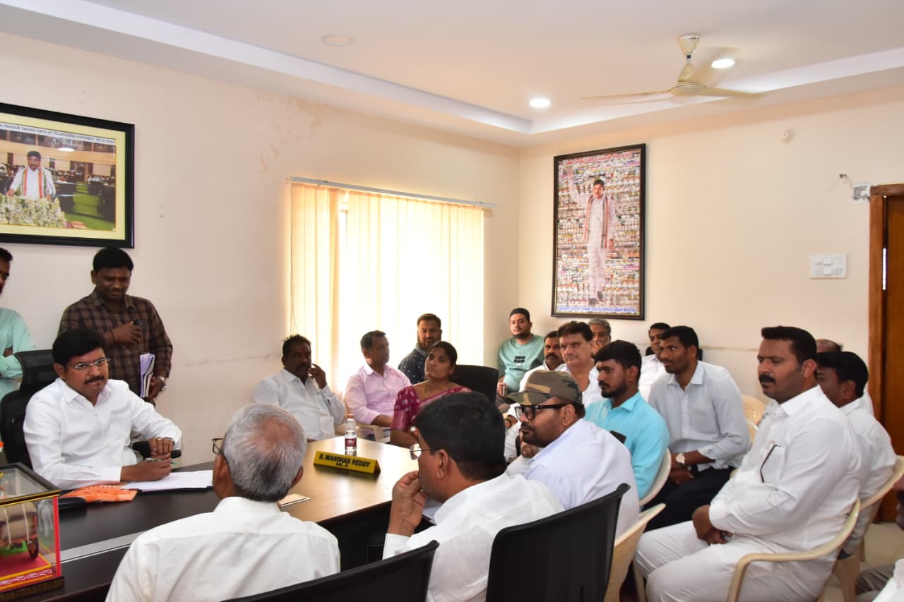 ప్రగతి బాట పట్టాలి..!