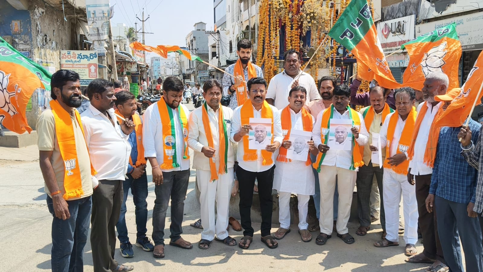 మోడీపై వాఖ్యలు వెనక్కి తీసుకోవాలి