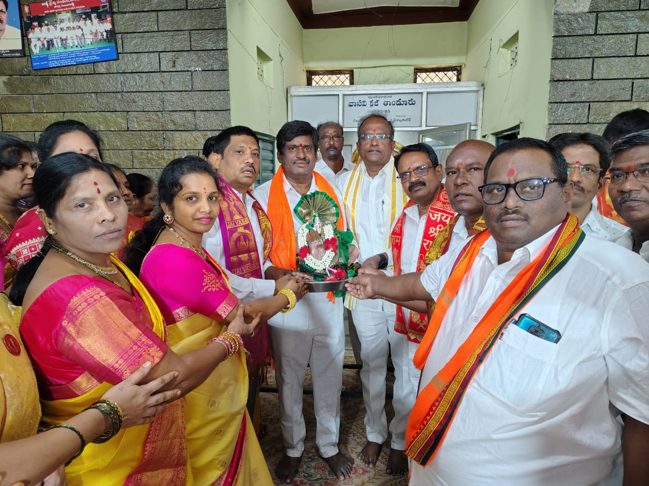 వెండితో వాసవీ మాత విగ్రహం