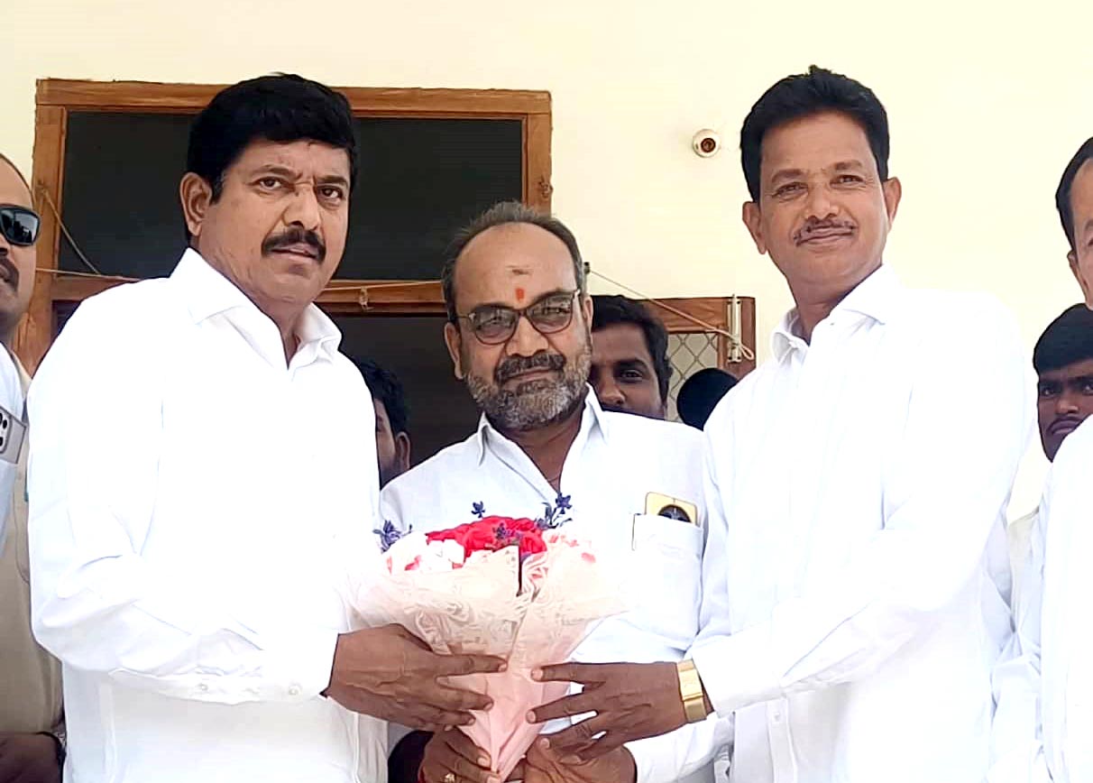 కాంగ్రెస్ పథకాల అమలుకు కృషి..!