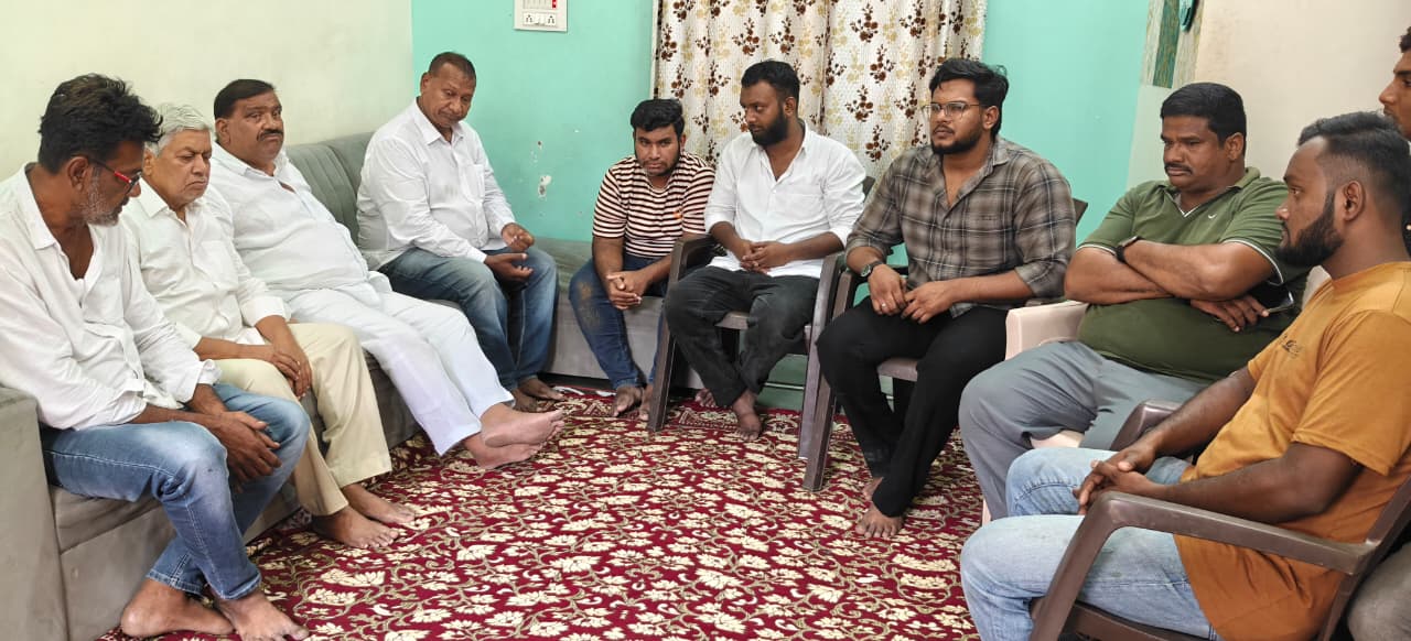 అయూబ్‌ ఖాన్‌కు చీఫ్ విప్ పరామర్శ