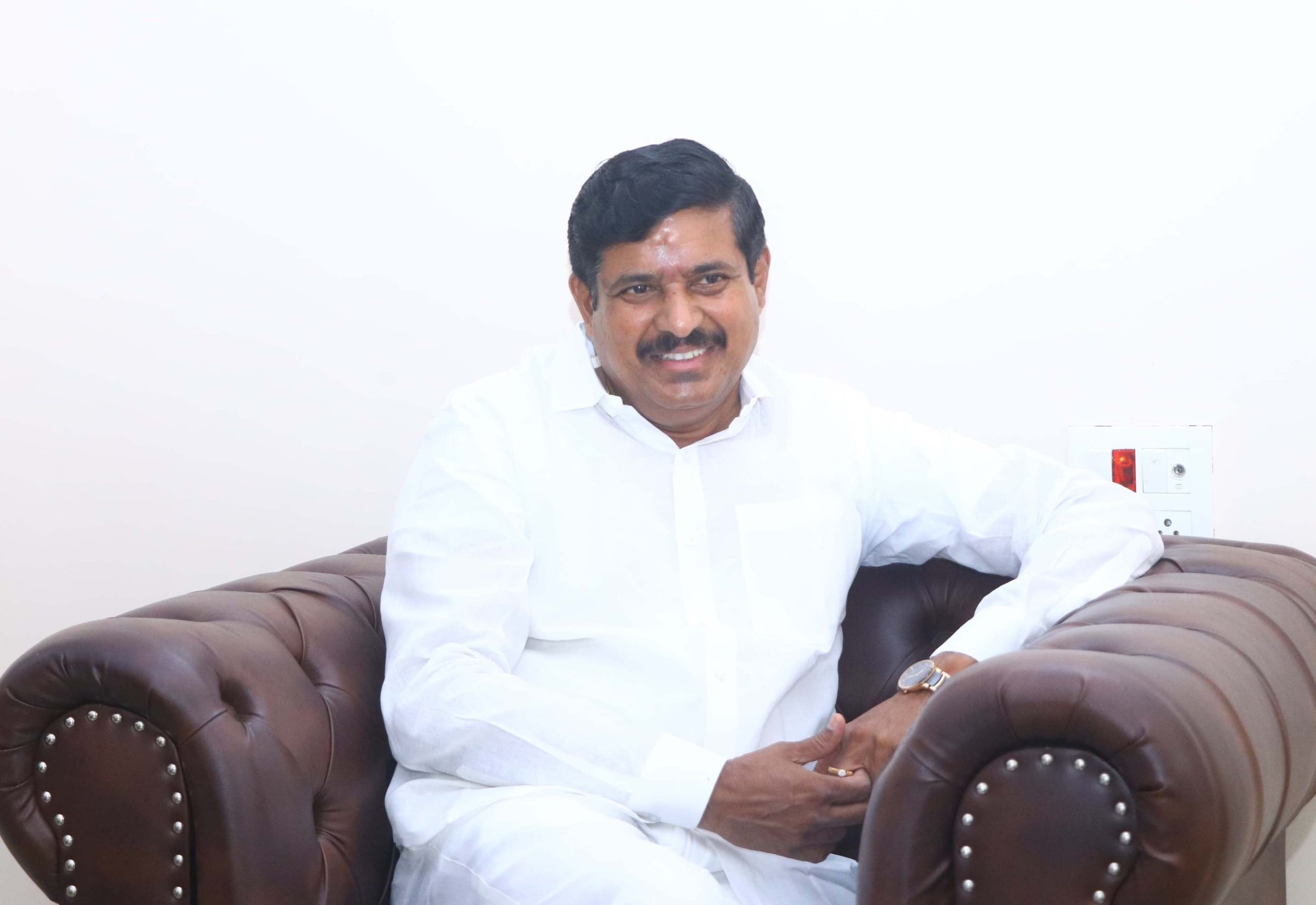 విద్యార్థుల భవిష్యత్తుతో చెలగాటం
