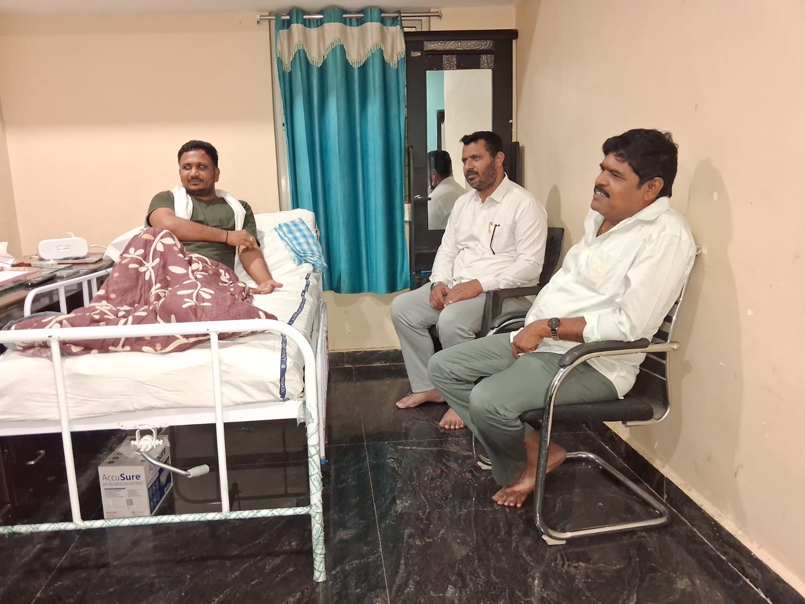 కాంగ్రెస్ యువనేతకు బీఎస్‌ఆర్ పరామర్శ