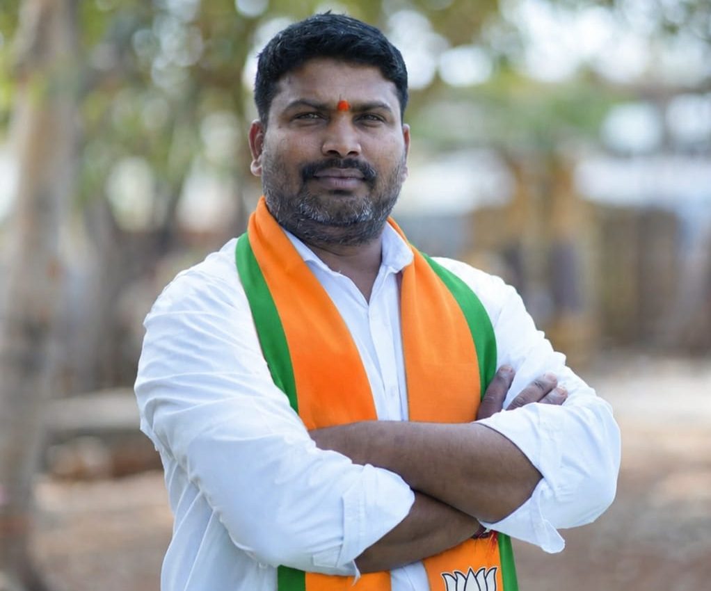 ప్రభుత్వ వైఫల్యం వల్లే ఫీజుల భారం