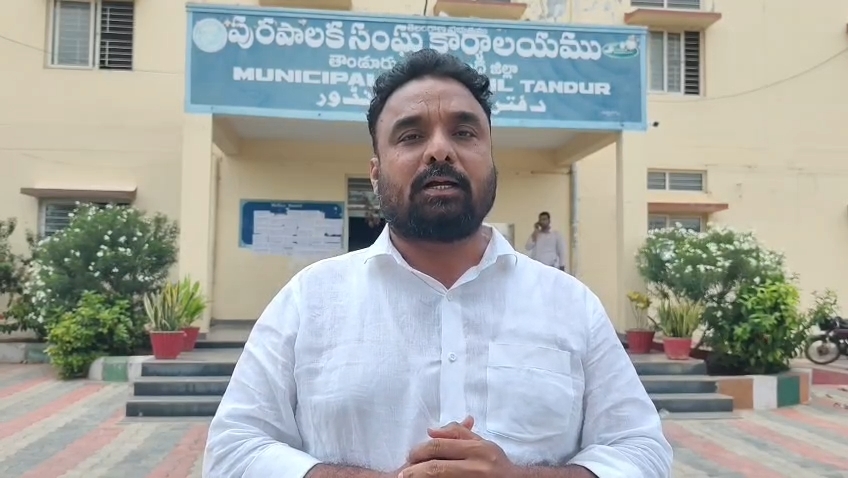 మా వార్డును అభివృద్ధి చెయ్యరంటా..!