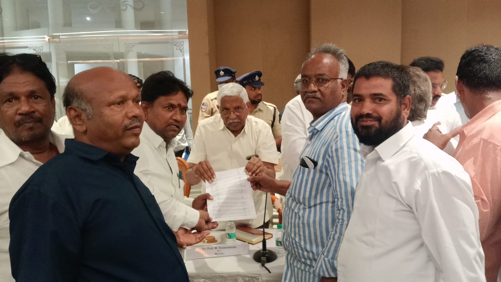 తెలంగాణ ఉద్యమకారులను గౌరవించాలి