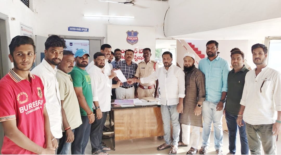 సీఎం హోదా మరిచి విద్వేషాలా..?