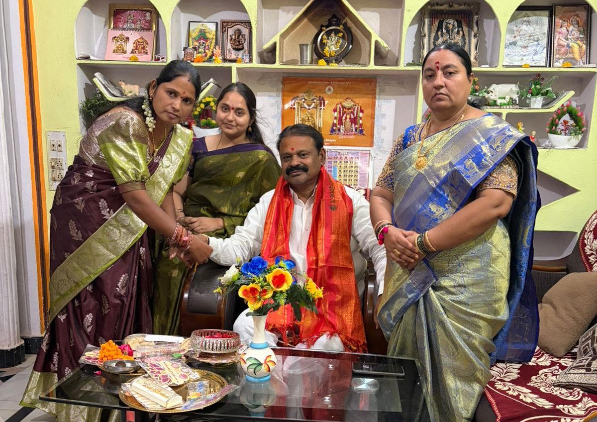 విఠల్‌ నాయక్ నివాసంలో రక్షా బంధన్
