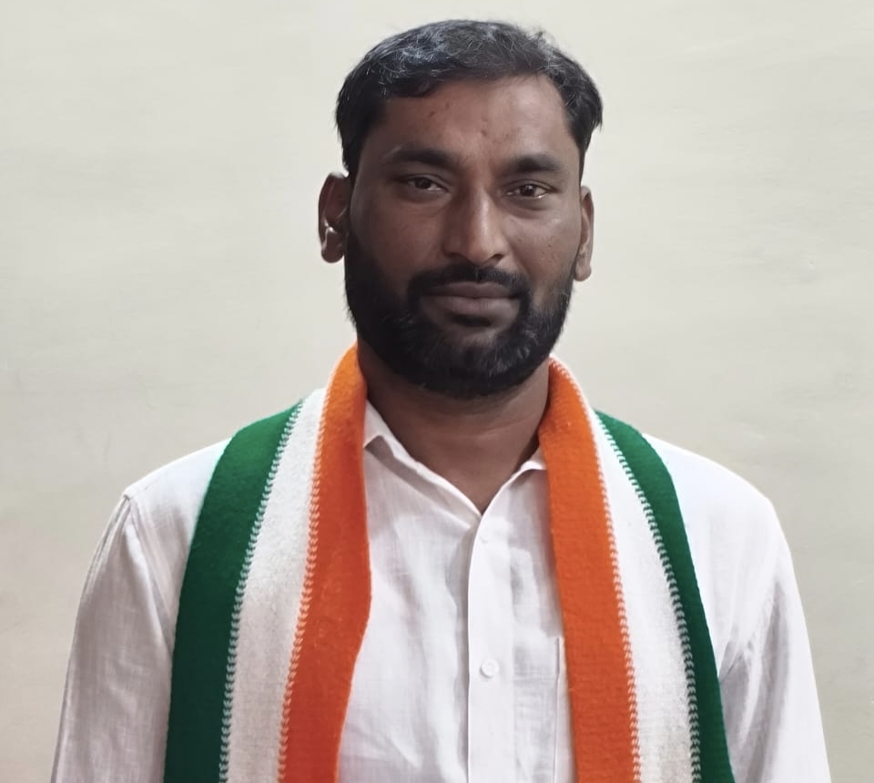 కాంగ్రెస్ పార్టీ పట్టణ వర్కింగ్ ప్రెసిడెంట్‌గా మక్సూద్