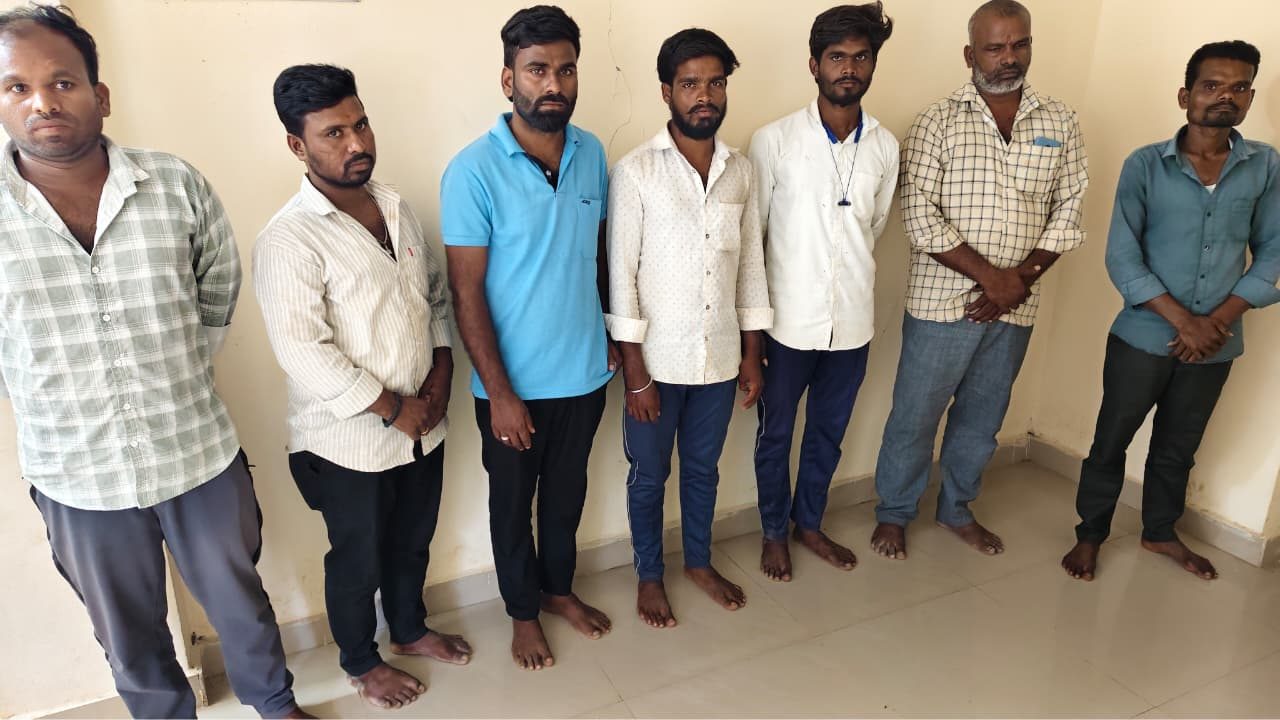 పేకాట ఆడుతున్న ఏడుగురు అరెస్ట్