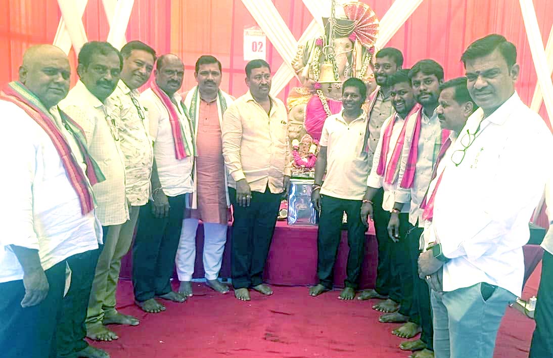 గణనాథుడికి ప్రత్యేక పూజలు