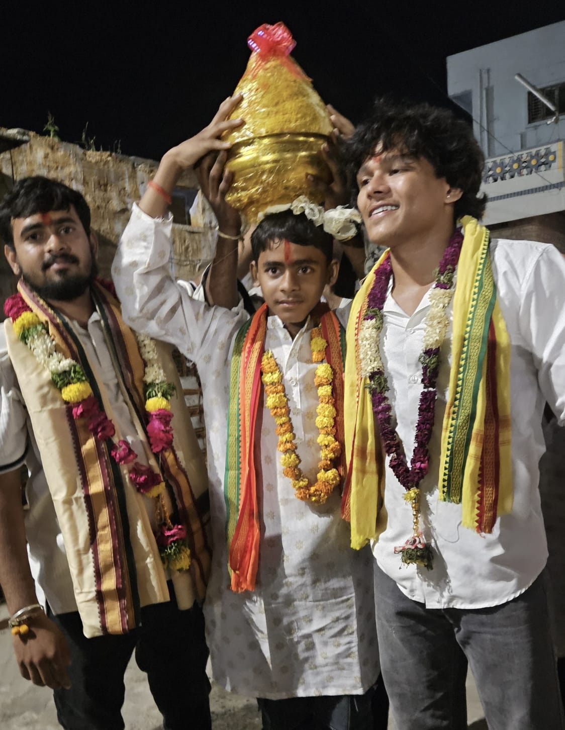 గణేశ్‌ లడ్డూ సొంతం..!